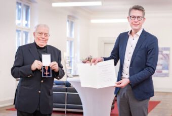 „Meine Welt ist die Musik“ – Bundesverdienstkreuz für Prof. Christian Bruhn