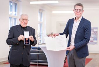 “My world is music” – Federal Cross of Merit for Prof. Christian Bruhn